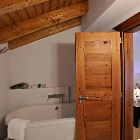 木屋 Panorama Chalet Stunning Glacial Views And Majestic Dom Peaks *